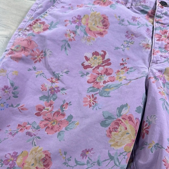 Abercrombie & Fitch Floral Men's Chino Shorts - Picture 2 of 9